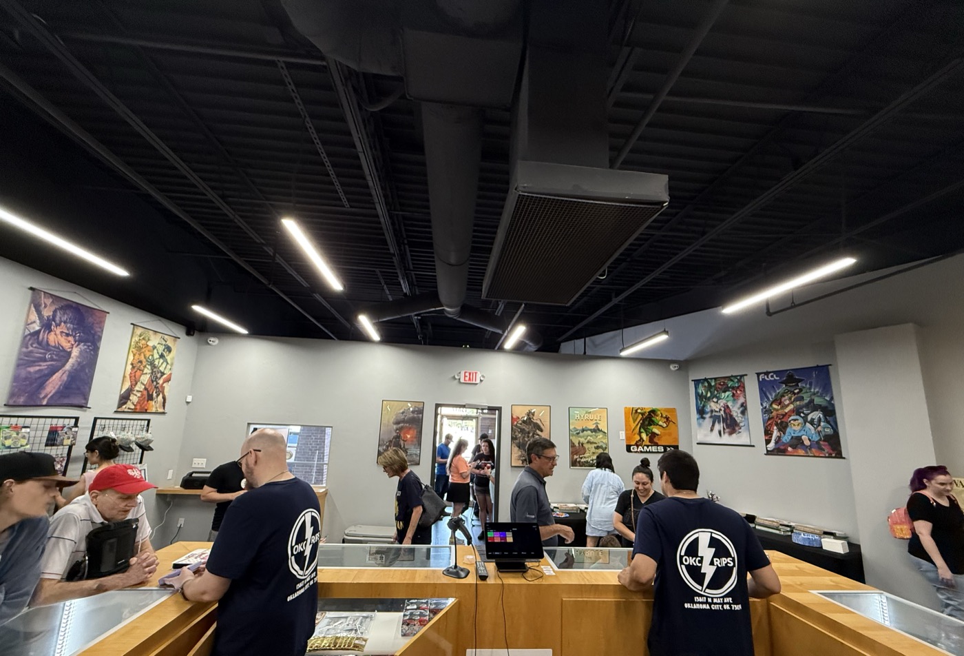 Collectors at an OKC RIPS trade night